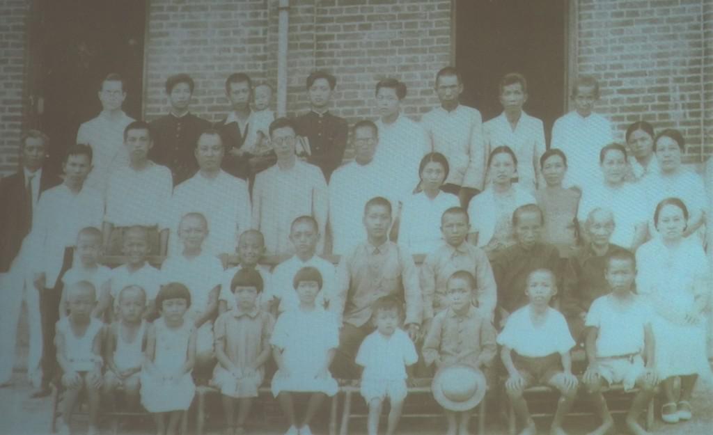 陳宇碩牧師父親1940年代青少年時老照片