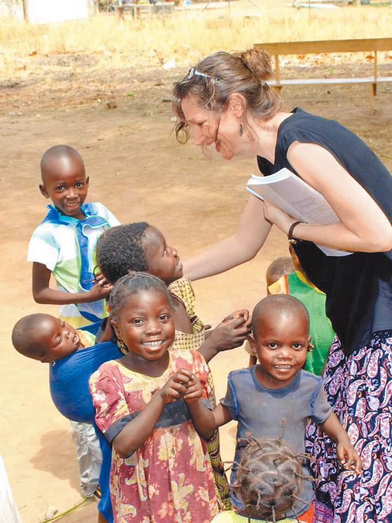 中非共和國同工在非洲關懷當地兒童（圖／受訪者提供）