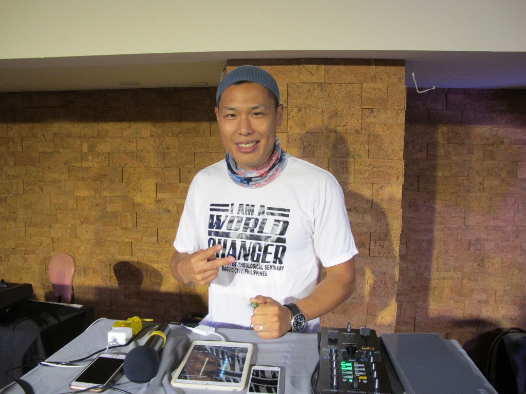 擔任DJ的日本福音饒舌團團長Mamiya Matsra