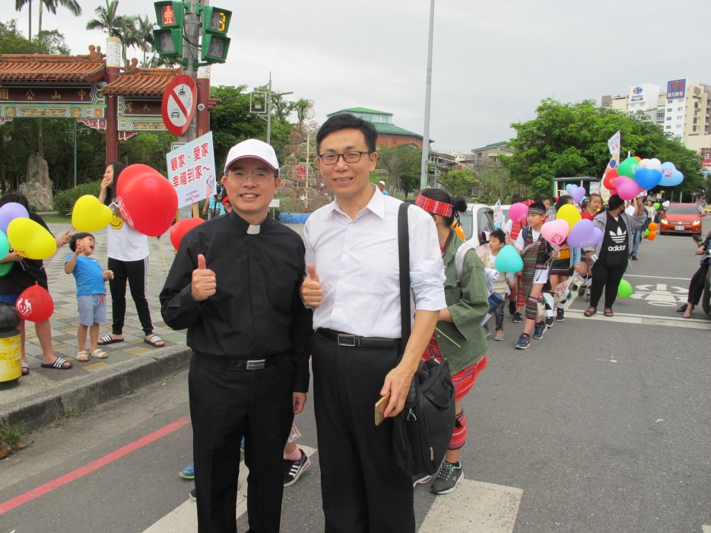 宜蘭聯禱會主席游本義牧師（左）和副主席徐維駿