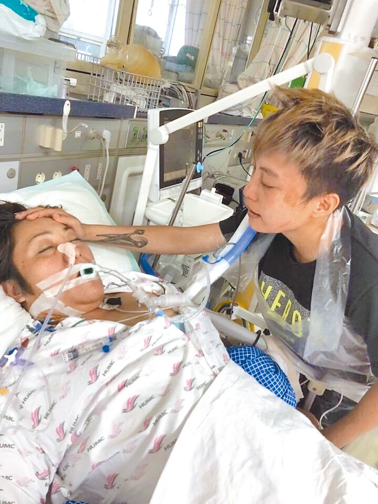 林小麗在韓國神學院進修時，因胃穿孔引發休克，送入當地醫院急救。