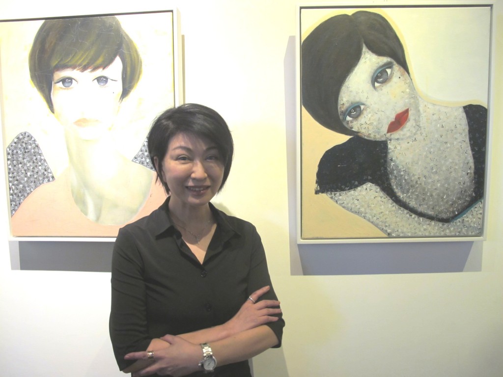 楊林與她個展的自畫像