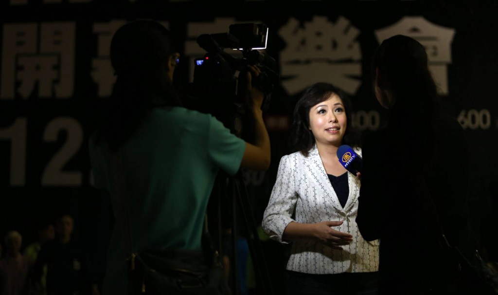 江惠頌接受媒體採訪。