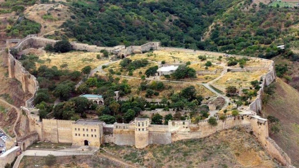 納倫卡拉(Naryn-Kala)要塞（照片來源：NUST MISIS 官網）