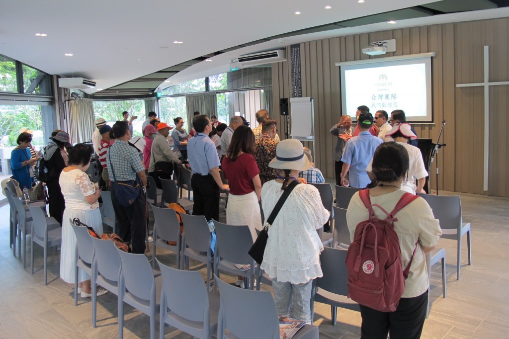 參訪新加坡聖經公會及哈該領袖學院新加坡亞洲總部後禱告祝福