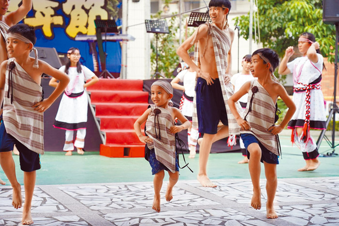 原住民兒童青少年舞蹈表演