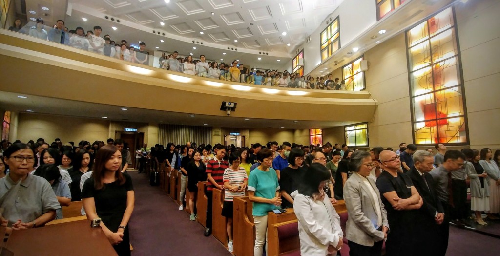日前在循道衛理聯合教會香港堂舉行的「尋找黑暗中的一點光」培靈祈禱會，坐無虛席。（圖／香港基督教協進會臉書）