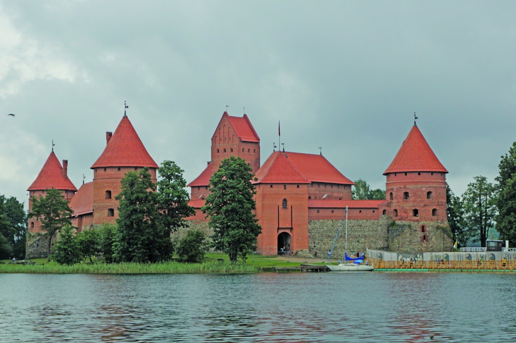 ↑立陶宛的特拉凱城堡是東歐唯一的水上城堡。