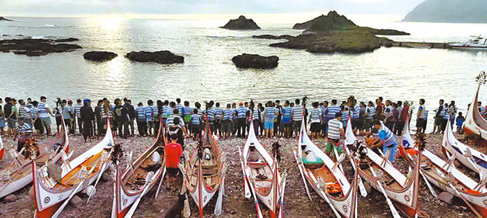 蘭嶼每年飛魚季開始舉行招魚儀式（本社資料照片）