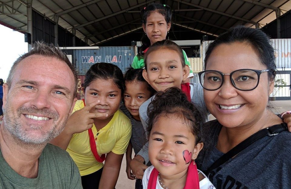 ND Strupler牧師夫婦與柬埔寨孩子
