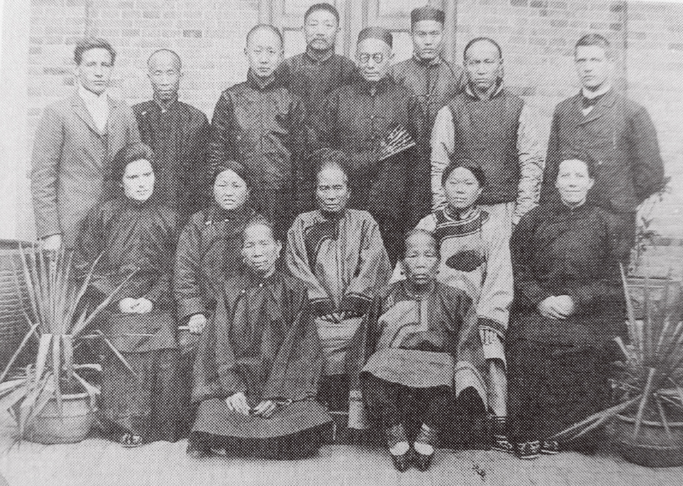 1910年挪威信義會河南南陽教會信徒。（照片取自《中國基督教信義會教會史略》）
