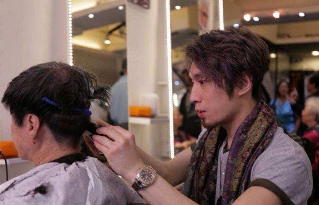 Alex分享目前香港美髮業的困境。（受訪者提供）