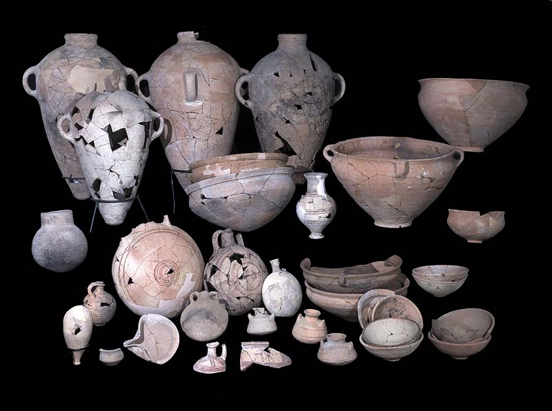 拉吉神廟中發現的陶器。（photo credit：以色列文物管理局）