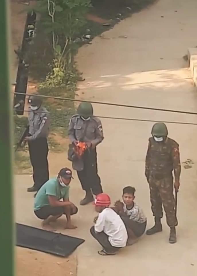 只要走在街上也可能隨時被逮捕。（圖/FB@緬甸資訊）