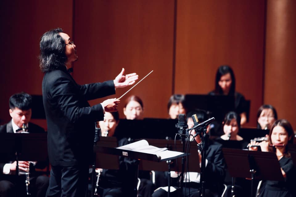 台中市民管樂團指揮家為邱偉倫。（受訪者臉書）