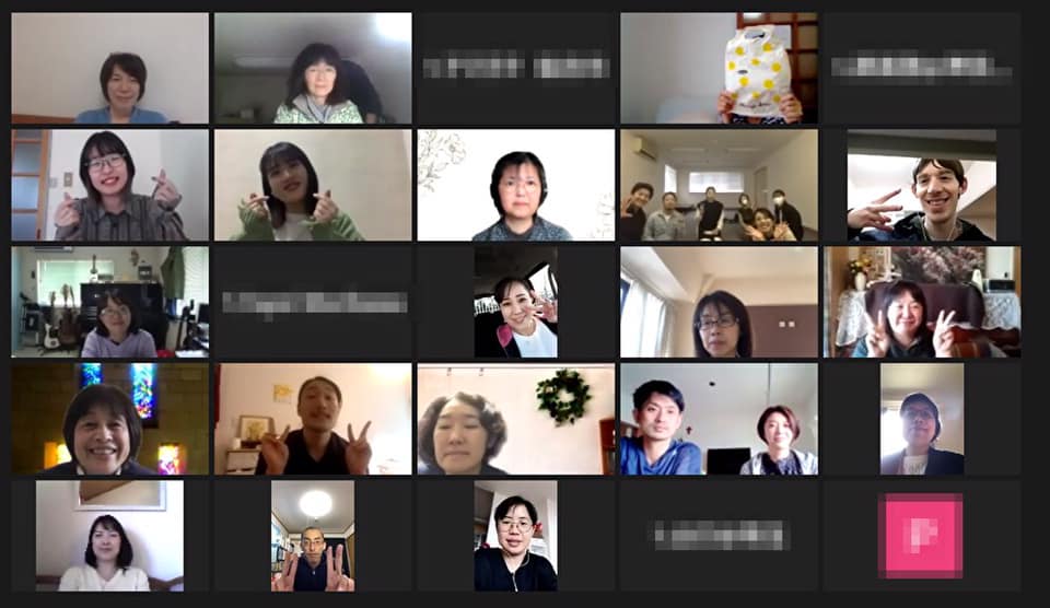 信徒在zoom在進行主日聚會，加深了互動交流。（圖／FB@Saikyo Nozomi Chapel, Keisen Christ Church）