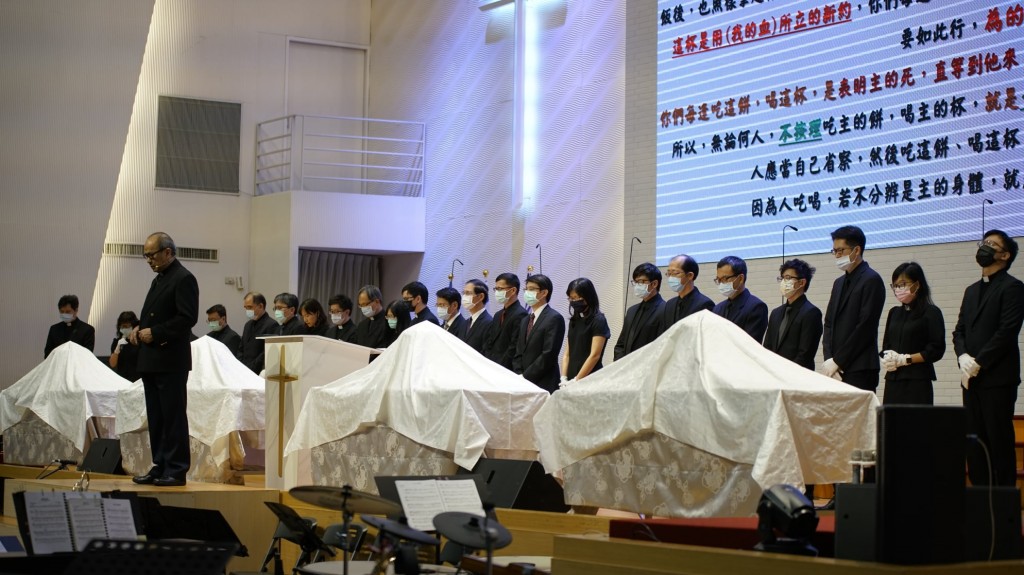 台南聖教會四月1日晚上舉行受難週聖餐禮拜。(圖台南聖教會提供)